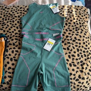 Nike Green and Pink Pro Set